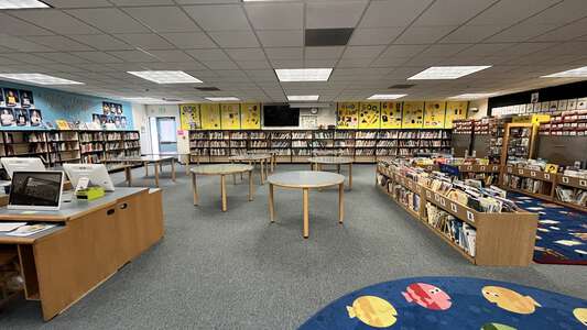 Lincoln Elementary (NUSD) in Newark California - Library Slideshow Image 1