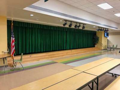 Laureate Park Elementary School in Orlando Florida - Cafeteria Slideshow Image 1