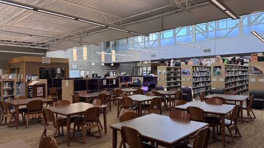 Lake Washington High School in Kirkland Washington - Library Slideshow Image 2