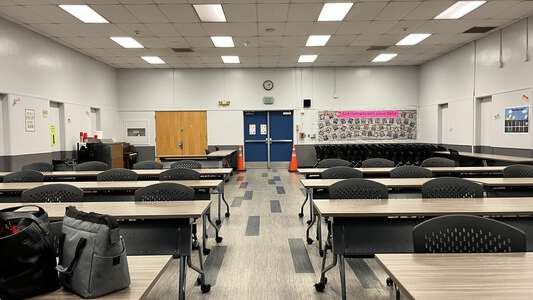 Montvue Elementary School in Pomona California - Multi-Purpose Room Slideshow Image 1