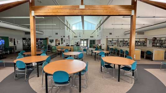 Marsh Junior High School in Chico California - Library Slideshow Image 5