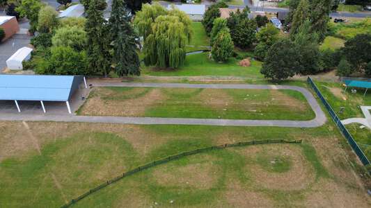 Mid Valley Elmentary School in Hood River Oregon - NW Field Slideshow Image 2