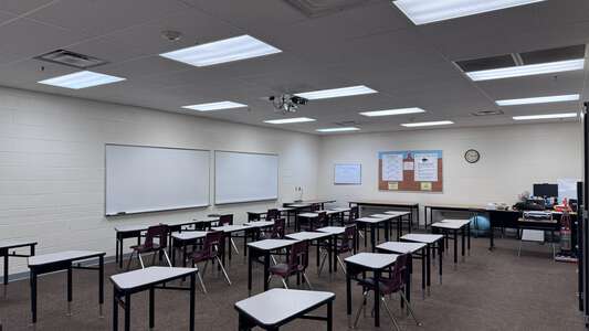 Maricopa Wells Middle School in Maricopa Arizona - Classroom Slideshow Image 2