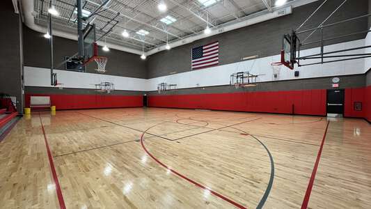 North Eugene High School in Eugene Oregon - Gym - Auxiliary Slideshow Image 1