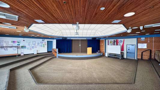 Northwood Elementary School in Irvine California - Multi Purpose Room Slideshow Image 1
