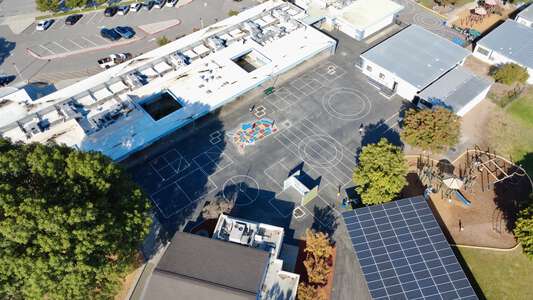 Oster Elementary School in San Jose California - Outdoor Area Slideshow Image 3