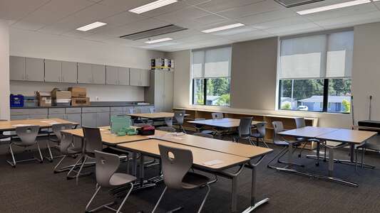 Olympic View K-8 in Federal Way Washington - Classroom Slideshow Image 1