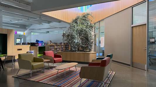 Olympic View K-8 in Federal Way Washington - Library Slideshow Image 2