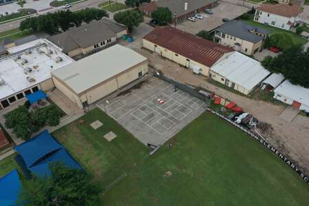 Pinkerton Elementary School in Coppell Texas - Outdoor Basketball Courts Slideshow Image 2