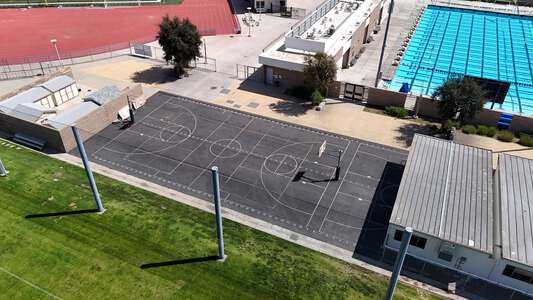 Portola High School in Irvine California - Outdoor Basketball Courts Slideshow Image 8