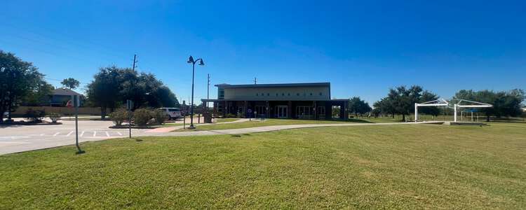 Pearland Parks and Recreation in Pearland Texas - West Pearland Community Center Slideshow Image 6