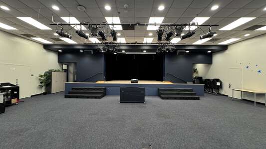 Plaza Vista School (K-8) in Irvine California - Multi Purpose Room Slideshow Image 2