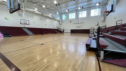 Roosevelt Middle School in Eugene Oregon - Gym - Large Slideshow Image 1