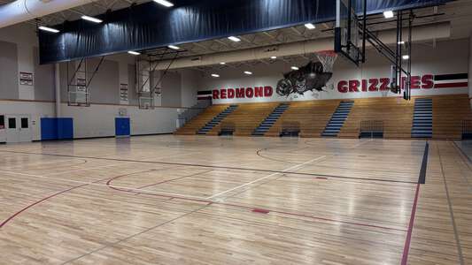 Redmond Middle School in Redmond Washington - Gym Slideshow Image 0