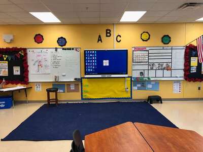 Sun Blaze Elementary School in Orlando Florida - Classroom Slideshow Image 1