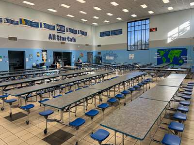 Settles Bridge Elementary School in Suwanee Georgia - Cafeteria Slideshow Image 2