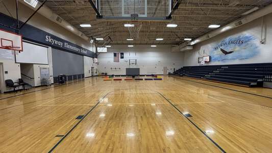 Skyway Elementary School in Coeur d' Alene Idaho - Gym Slideshow Image 2