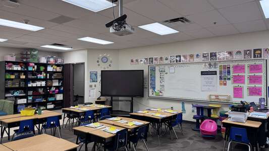 Saddleback Elementary School in Maricopa Arizona - Classroom Slideshow Image 2