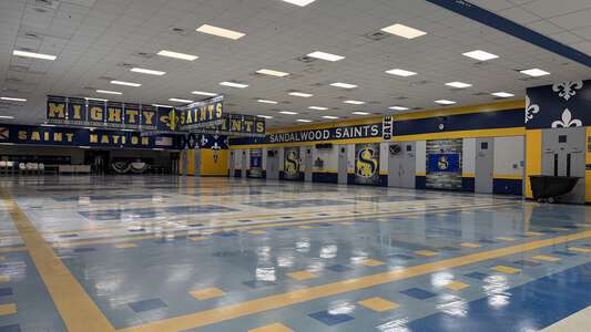 Sandalwood High School in Jacksonville Florida - Cafeteria Slideshow Image 3