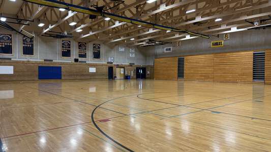 Sacajawea Middle School in Federal Way Washington - Large Gym Slideshow Image 1