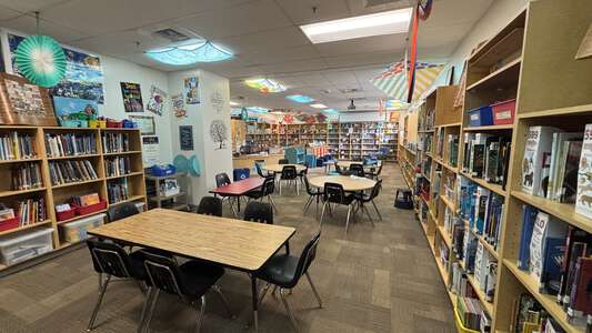 Sorensen Magnet School of the Arts and Humanities in Coeur d' Alene Idaho - Library Slideshow Image 3