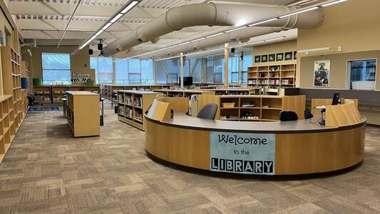 Springville Elementary School in Portland Oregon - Library Slideshow Image 2