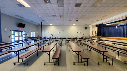 St. Stephen Middle School in St. Stephen South Carolina - Cafeteria Slideshow Image 2