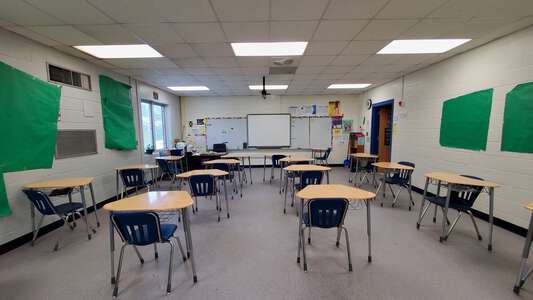 St. Stephen Middle School in St. Stephen South Carolina - Classroom Slideshow Image 0