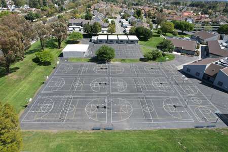 Sierra Vista Middle School in Irvine California - Outdoor Basketball Courts Slideshow Image 0