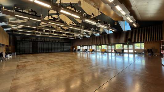 Todd Beamer High School in Federal Way Washington - Great Hall Slideshow Image 2