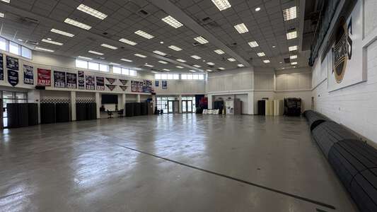 Tahquitz High School in Hemet California - Multi-Purpose Room Slideshow Image 3