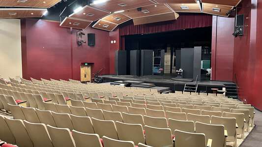 Thurston High School in Springfield Oregon - Auditorium Slideshow Image 1