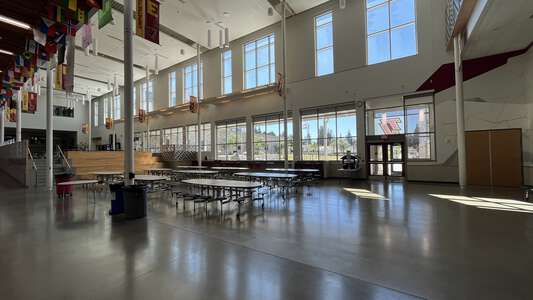 Thomas Jefferson High School in Auburn Washington - Cafeteria Slideshow Image 6