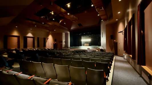 University High School in Irvine California - Theater Slideshow Image 2
