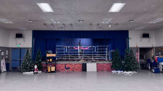 Victoria Elementary School (K-6) in Costa Mesa California - Multi Purpose Room Slideshow Image 2