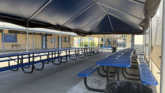 Vista High School in Lynwood California - Cafeteria Slideshow Image 1