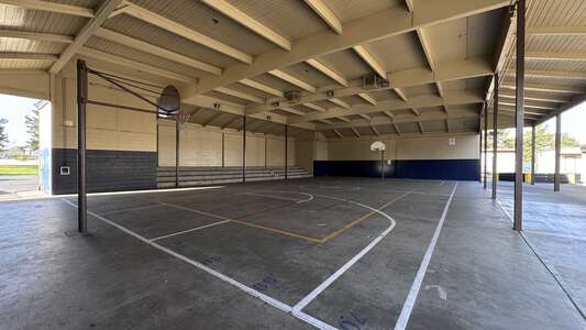 Venado Middle School in Irvine California - Field House Slideshow Image 0