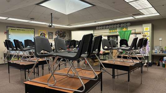 Vista Verde School (K-8) in Irvine California - Classroom Slideshow Image 1