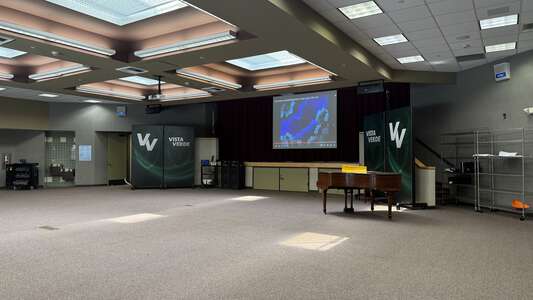 Vista Verde School (K-8) in Irvine California - Multi Purpose Room Slideshow Image 2