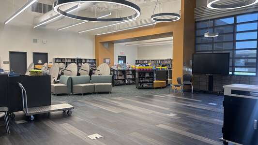 Winchester Elementary School in Winchester California - Library Slideshow Image 1