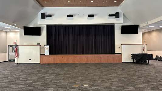 Woodbury Elementary School in Irvine California - Multi Purpose Room Slideshow Image 1