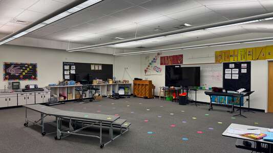 Weddle Elementary School in Keizer Oregon - Music Room Slideshow Image 0