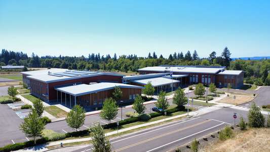 West Linn-Wilsonville School District in Tualatin Oregon - Meridian Creek Middle School Slideshow Image 4