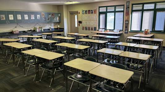 Woodland Middle School in Coeur d' Alene Idaho - Standard Classroom Slideshow Image 0