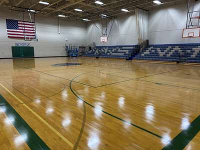 Woodland Middle School in Coeur d' Alene Idaho - Main Gym Slideshow Image 2
