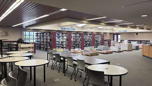 West Valley High School in Hemet California - Library Slideshow Image 2