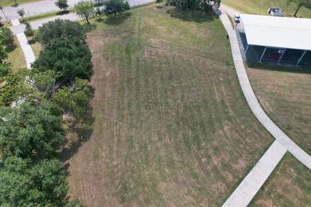Independence Park Liberty Lawn in Pearland