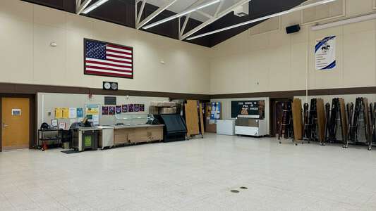 multi purpose room (no kitchen) (w/kitchen)