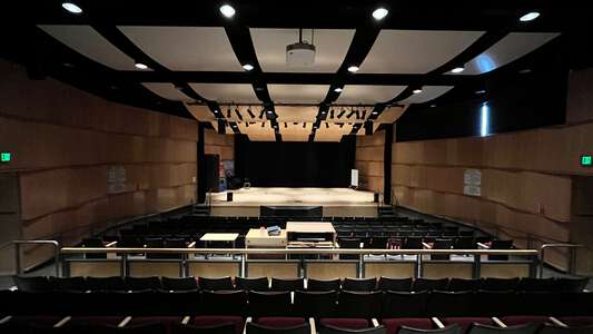 Hood River performing arts center - performance rehearsal lecture