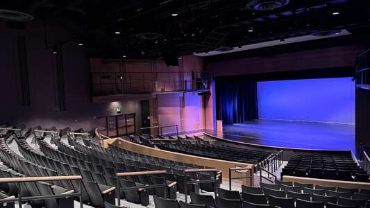 Redmond High School Theater in Redmond
